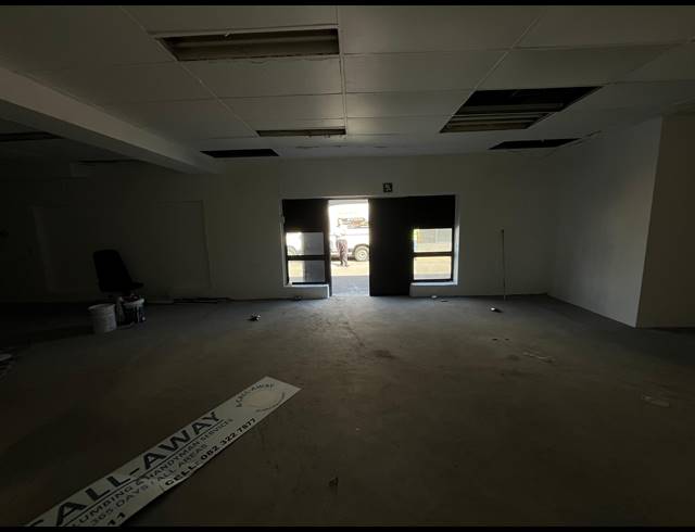 149M² WAREHOUSE TO LET IN PARKLANDS
